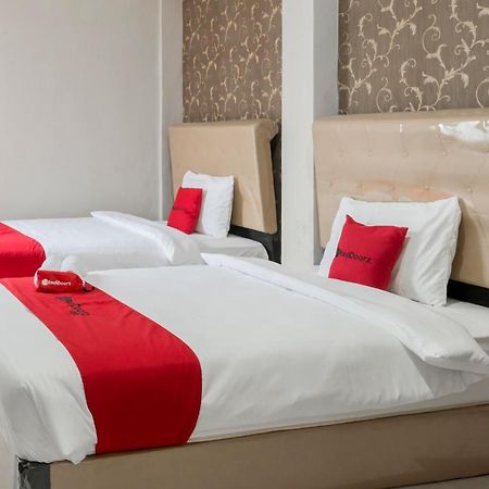 Reddoorz Near Grand City Mall 2 سورابايا المظهر الخارجي الصورة