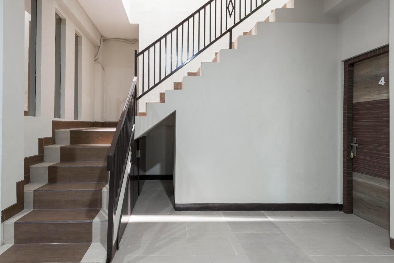 Reddoorz Near Grand City Mall 2 سورابايا المظهر الخارجي الصورة