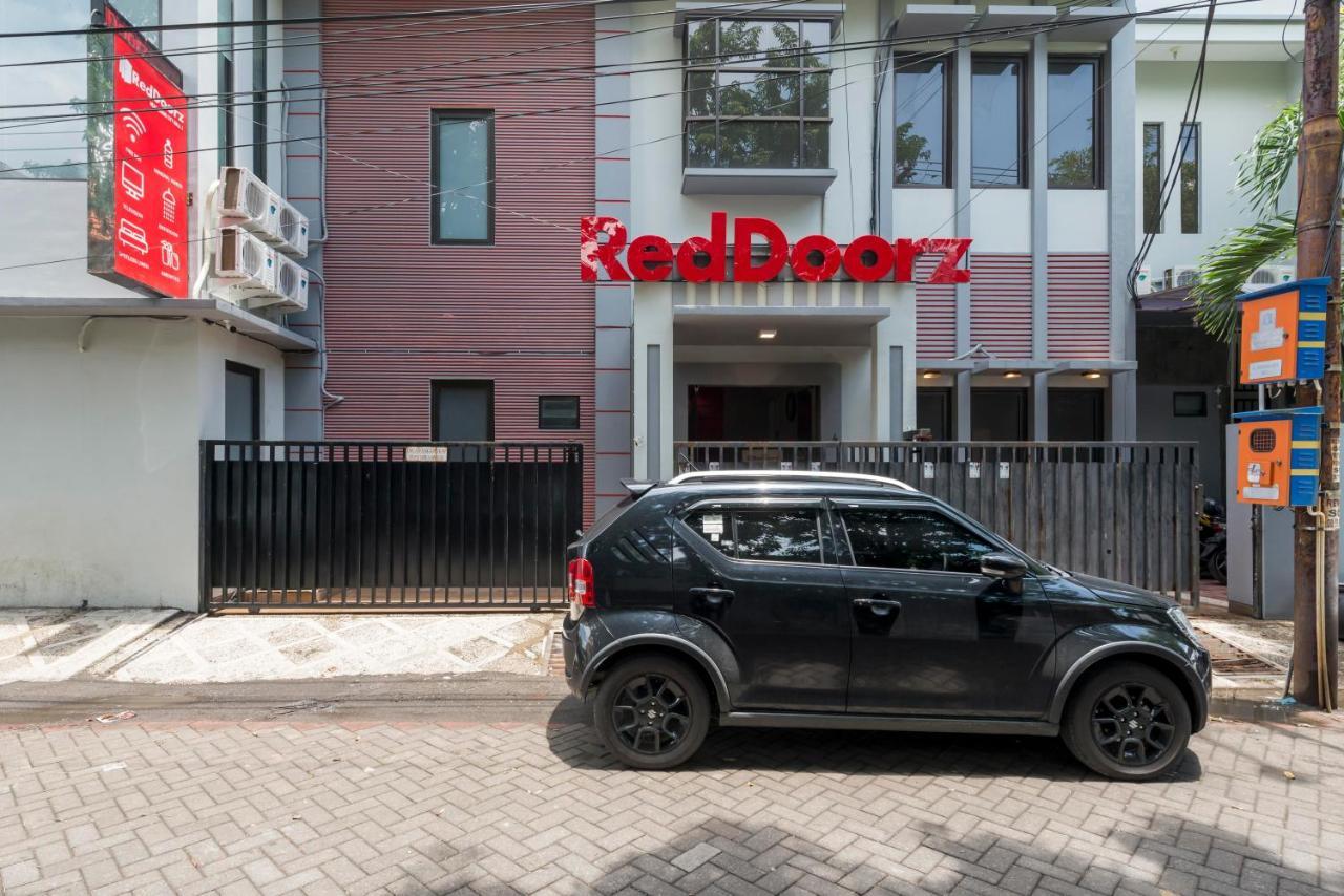 Reddoorz Near Grand City Mall 2 سورابايا المظهر الخارجي الصورة