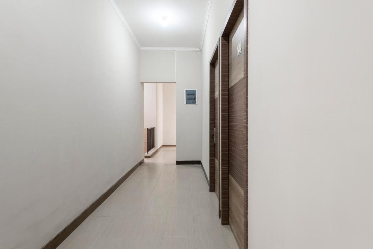 Reddoorz Near Grand City Mall 2 سورابايا المظهر الخارجي الصورة
