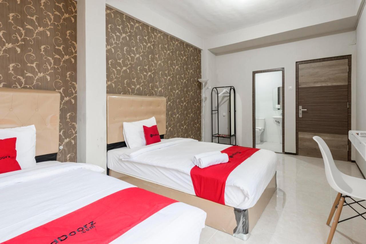 Reddoorz Near Grand City Mall 2 سورابايا المظهر الخارجي الصورة
