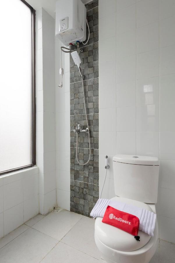 Reddoorz Near Grand City Mall 2 سورابايا المظهر الخارجي الصورة